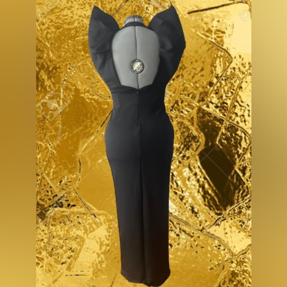 NWOT, Deep Plunge Neckline Evening Gown,Accentuated Stand-Up Sleeves, Sz sm/med - Picture 3 of 4